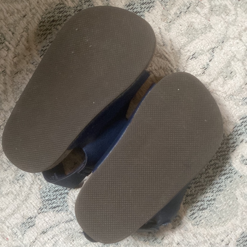 Baby Old Navy Sandles - 12-18 Mo. - Picture 4 of 4